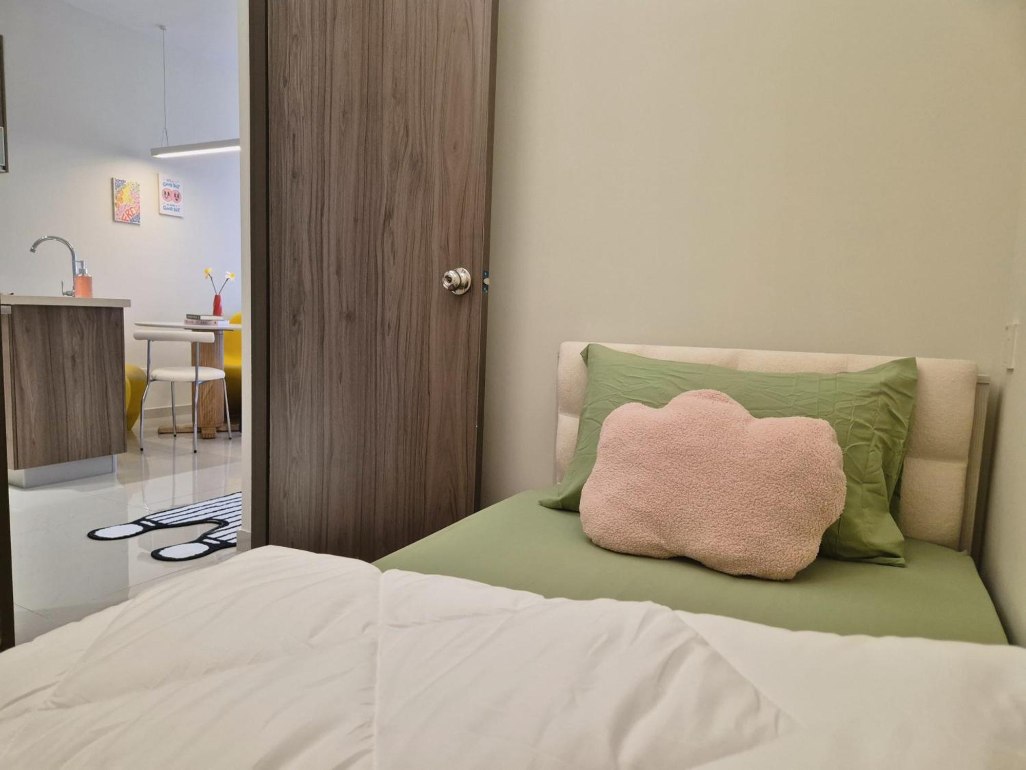 Funky Pop Art Paradise - 3 Pax 2 Bedroom Close To Jb Town *