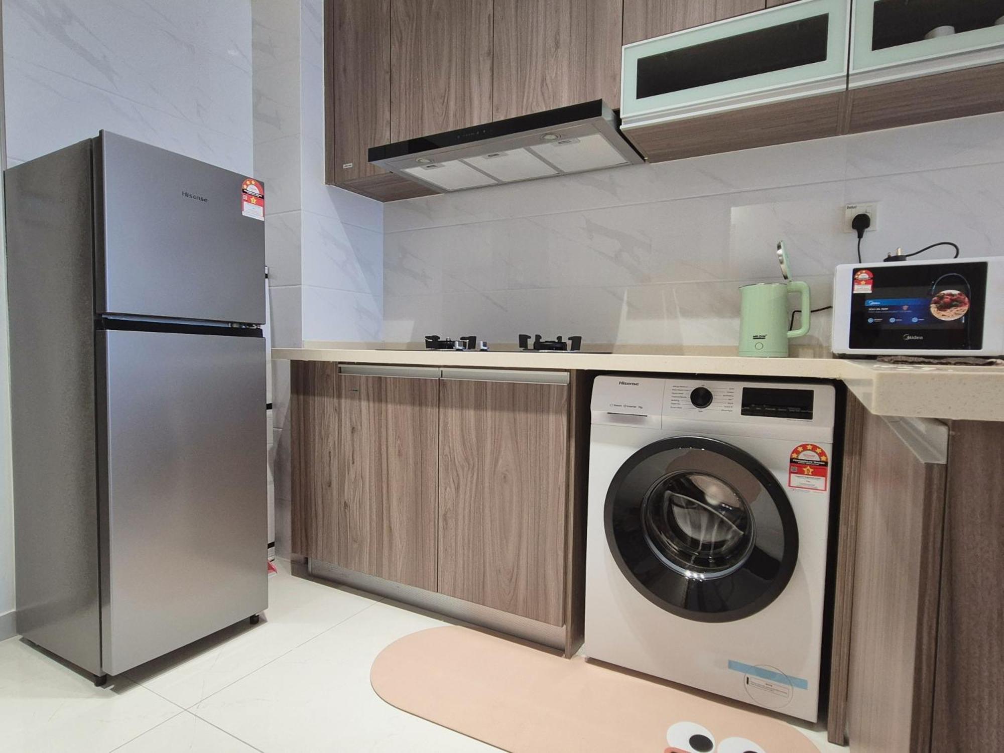 Apartemen Funky Pop Art Paradise - 3 Pax 2 Bedroom Close To Jb Town *